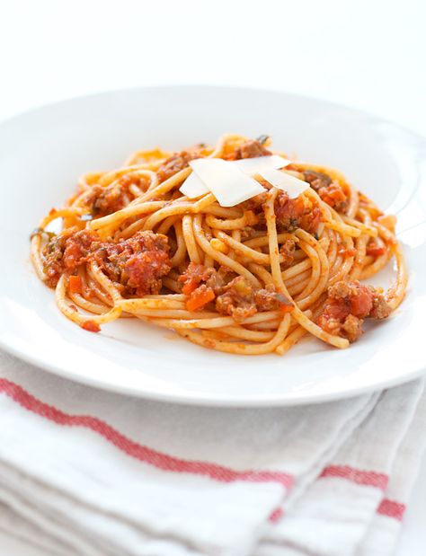 Spaghetti with Fresh Soppressata Soppressata Recipes, Manwhich Recipes, Stomach Rumbling, Pasta Lasagna, Szechuan Recipes, Mulberry Recipes, Spagetti Recipe, Recipes Vegetables, Radish Recipes