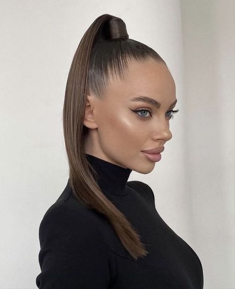 Slicked Back Ponytail, Slick Back, Makeup Pictures, Girly Art, Brunettes, Cool Hairstyles, Beauty Makeup, Hair Makeup, Hair Cuts