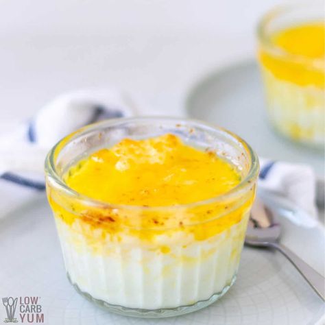 These low carb Buttery Asiago Baked Eggs make a tasty meal. So easy to make with only 1.7g carbs per serving. Enjoy them for breakfast, lunch or dinner! Baked Cucumber, Keto Flan, Coconut Flour Pumpkin Bread, Quiche Keto, Coconut Flour Bread Recipes, Keto Mousse, Easy Egg Bake, Keto Tiramisu, Soul Bread