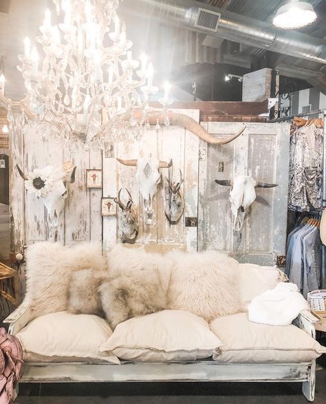 junk gypsy on Instagram: “cosmic vibes at the JG world HQ. 💫⭐️✨⚡️” Cowgirl Bedroom, Boho Glam Home, Round Top Texas, Western Glam, Western Bedroom Decor, Western Rooms, Gothic Bedroom, Western Bedroom, French Country Bedrooms