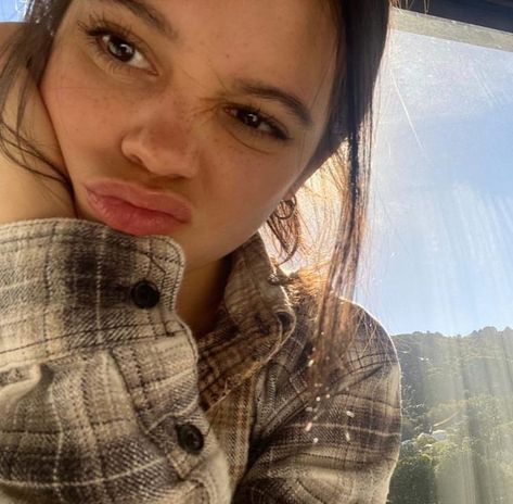 Oh Who Is She, Who Is She, Jenna Ortega, A Woman, The Story, On Instagram, Instagram