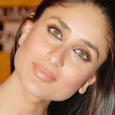 Kareena Kapoor, Hoop Ring, Nostril Hoop Ring, Bollywood Actress, Natural Skin, Pretty People, Nose Ring, Actresses, Skin