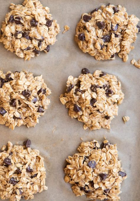 Low Calorie Oatmeal, Banana Oatmeal Cookies Healthy, Healthy Protein Desserts, Banana Oatmeal Bars, Banana Cookie Recipe, Oatmeal Dessert, Oatmeal No Bake Cookies, Healthy Baking Desserts, Healthy Oatmeal Cookies