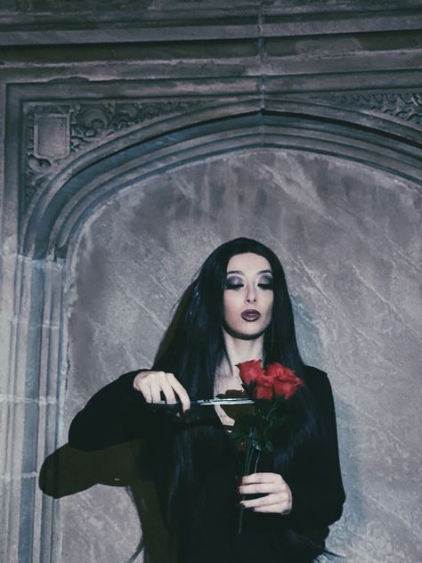 🥀 #morticiaaddams #morticia #halloween #halloweenmakeup #halloweencostumeswomen #hamilton #photooftheday #aesthetic #addamsfamily #roses #model #happy #photography #model #loveyourself #iphone Morticia Addams Photoshoot, Morticia Photoshoot, Morticia Aesthetic, Halloween Room, Halloween Photography, Morticia Addams, Spooky Szn, Happy Photography, Birthday Shoot