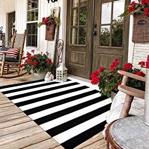 Black And White Striped Rug, Layered Door Mats, Farmhouse Rugs Living Room, Outdoor Entryway Decor, Outdoor Entryway, Front Door Mat, Porch Rug, Front Door Rug, Rug Outdoor