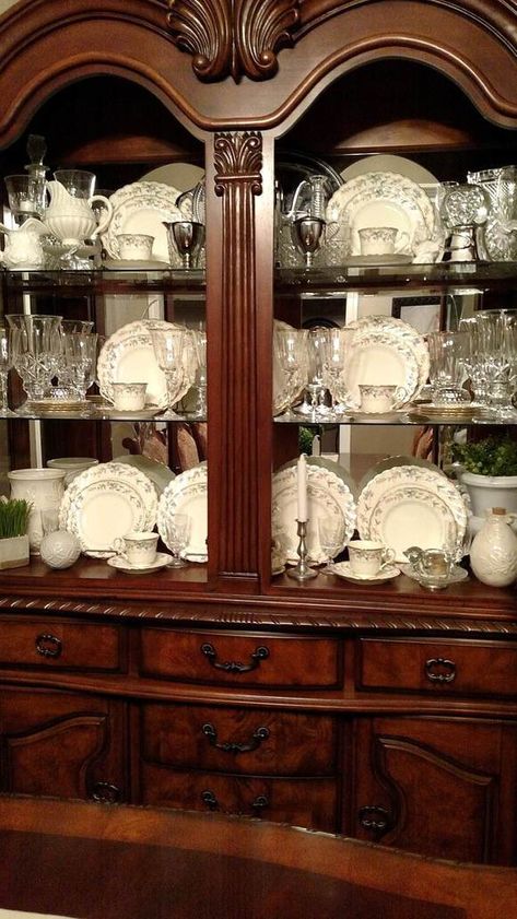 How to style a china cabinet! China Hutch Display, China Cabinet Decor, China Hutch Decor, China Cabinet Redo, Pallet Deck Diy, Hutch Display, Antique China Cabinets, China Cupboard, Glass Cabinets