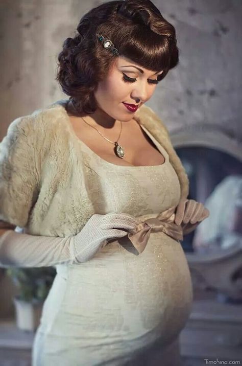 Vintage Maternity Photos, Maternity Pin Up, Pregnant Mommy, Vintage Maternity, Maternity Poses, Maternity Lingerie, Vintage Pinup, Maternity Photos, Vintage Glamour