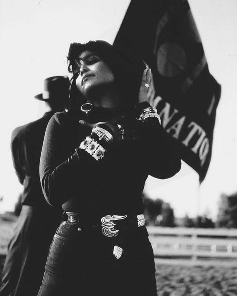 Rhythm Nation Era 1989 Janet Jackson Escapade, Janet Jackson Baby, Janet Jackson Rhythm Nation, Rhythm Nation, Jo Jackson, Desert Photoshoot, Missy Elliot, Jackson Family, The Jacksons