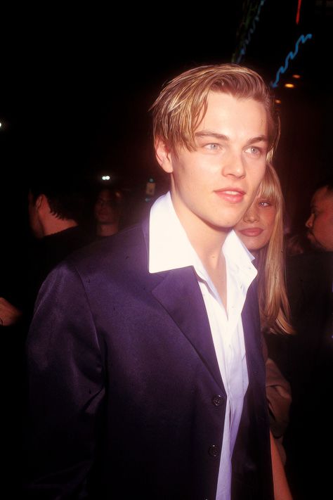 . Leo Decaprio, Leonardo Dicaprio Romeo, Aesthetic Items, Leonardo Dicaprio Photos, Leonardo Dicaprio 90s, Young Leonardo Dicaprio, Leo Dicaprio, Leonardo Dicaprio, Titanic