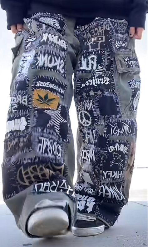 Baggy Patch Pants, Baggy Crust Pants, Alt Patches, Punk Pants Diy, Grindcore Aesthetic, Crust Pants Patch Ideas, Crust Shorts, Crust Patches, Crust Punk Fashion