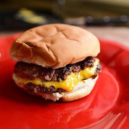 burger Freddys Burgers, Pioneer Women Cooks, Sheet Pan Suppers, Frozen Custard, Pioneer Woman Recipes, Ree Drummond, The Pioneer Woman, Wrap Sandwiches, Beef Dishes