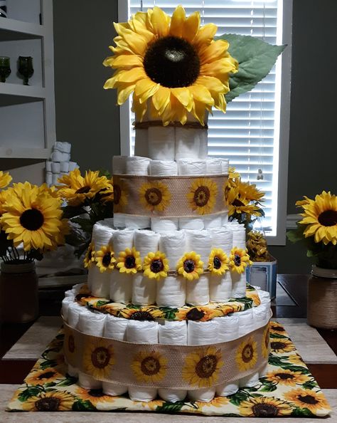 Sunflower Diaper Cake, Honey Bee Baby Shower Theme, Sunflower Baby Shower Invitations, Sunflower Baby Shower, Girl Shower Themes, Sunflower Party, Baby Shower Announcement, Sunflower Baby Showers, Baby Shower Theme Decorations