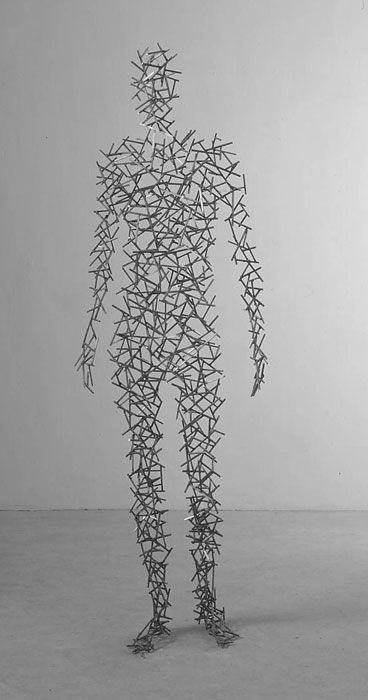 Art Sculptures Ideas, Cool Sculptures, Antony Gormley Sculptures, Contemporary Sculpture Art, Anthony Gormley, Line Sculpture, Contemporary Art Installation, Wire Art Sculpture, Antony Gormley