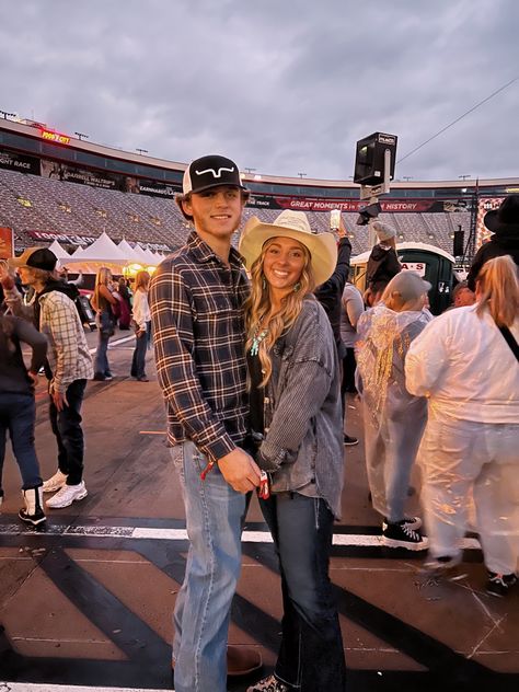 Cute Country Relationship, Southern Boyfriend, Country Concert With Boyfriend, Blue Collar Boyfriend, Country Cupples, Country Concert Picture Ideas Boyfriend, Concert With Boyfriend, Country Boyfriend Aesthetic, Country Concert Couple Pictures