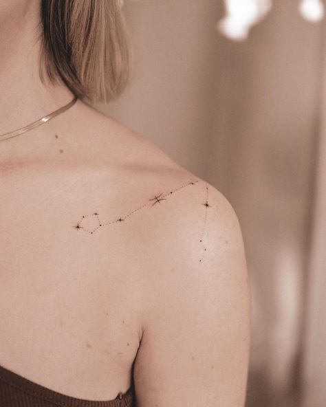 Collar Bone Constellation Tattoo, Pisces Constalation Tatoos, Minimal Pisces Tattoo, Pisces Ankle Tattoo, Perseus Constellation Tattoo, Minimalist Pisces Constellation Tattoo, Constellation Shoulder Tattoo, Pisces Hip Tattoo, Tiny Pisces Tattoos