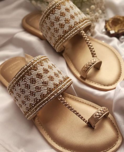 Women Flats Sandals, Kolapuri Chapal Women, Fancy Slippers For Women, Kolhapuri Heels, Indian Heels, Indian Jutti, Kolhapuri Chappals, Bridal Shoes Wedges, Bridal Flat Sandals