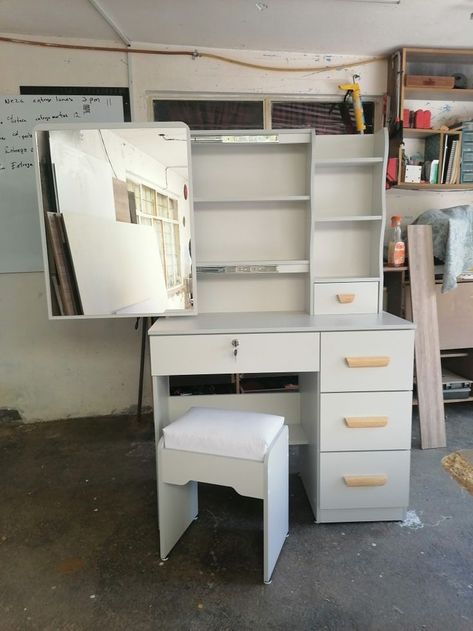 5586901608 Muebles Pekusss en 2022 | Muebles, Letra f Teen Room Designs, Bedroom Vanity Set, Small Dressing Table, Beauty Room Vanity, Toilet Room Decor, Bedroom Arrangement, Bathroom Furniture Modern, Basic Woodworking, Dressing Table Design