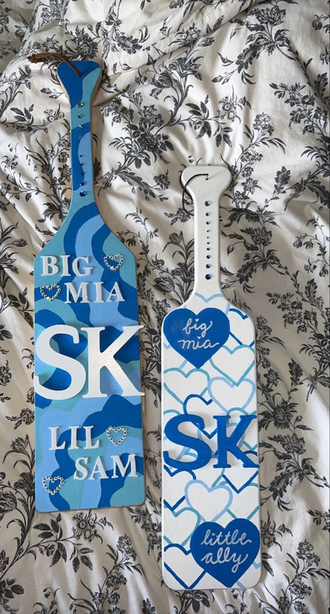 Kappa Kappa Gamma Key Paddle, Sorority Paddles Tri Delta, Paddle Board Painting Ideas, Pledge Paddle Sorority, Sorority Paddle Inspiration, Paddle Board Ideas Sorority, Big Lil Paddles Ideas, Sorority Paddles Aesthetic, Easy Sorority Paddles