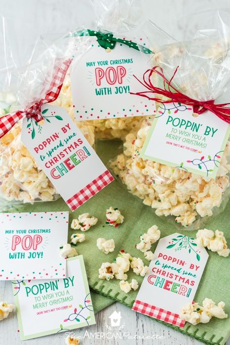 Popcorn Christmas Gifts, Popcorn Christmas, Free Christmas Tags, Christmas Gift Tags Free, Christmas Popcorn, Christmas Gift Tags Diy, Popcorn Treats, Christmas Neighbor, Homemade Popcorn