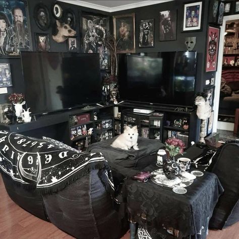 Modern Gothic Living Room, Gothic Living Room Ideas, Gothic Living Rooms, Victorian Gothic Decor, Gothic Living Room, Modern Gothic, Velvet Furniture, Living Room Styles, Gothic Design