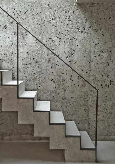 escalier béton : garde corps métal Garde Corps Metal, درج السلم, Concrete Staircase, Interior Staircase, Escalier Design, Concrete Walls, Stairs Architecture, Concrete Stairs, Floating Staircase