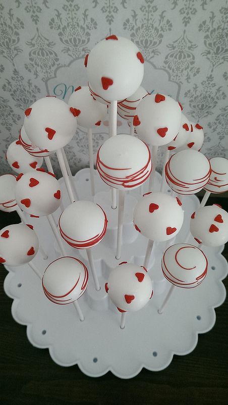 White and red hearts cakepops | Sent from my HTC One on the … | Flickr White Cake With Red Hearts, Red And White Birthday Theme, Red And White Birthday Party Decorations, Red Cakepops, Red And White Cupcakes, Heart Themed Birthday Party, Hart Cake, Valentines Cake Pops, Red And White Party