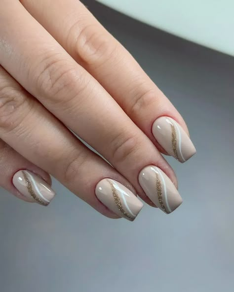 The Best Beige Nails to Inspire You Nail Beige Design, Cream Colored Nails With Design, Beige Nails Design Classy, Simple Beige Nails, Beige Christmas Nails, Nail Designs Beige, Cream Color Nails, Cream Colored Nails, Cream Nails Designs