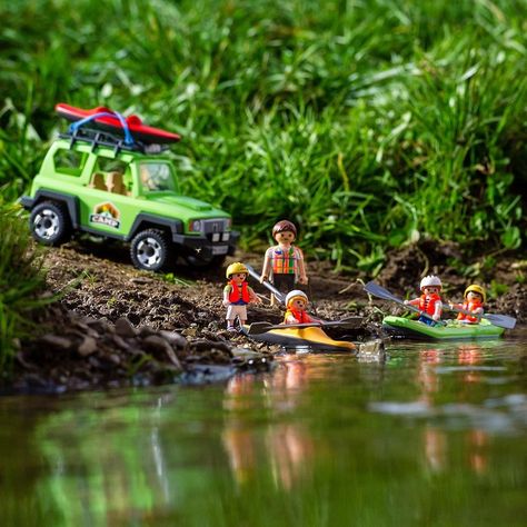 We ❤️ canoeing – it is our favourite pastime activity at the #PLAYMOBIL holiday camp! 🙂⠀⠀⠀⠀⠀⠀⠀⠀⠀ ⠀⠀⠀⠀⠀⠀⠀⠀⠀ #PLAYMOBIL #toys #toystagram… Playmobil Sets, Playmobil Toys, Miniature Photography, Lego Photo, Shoulder Bags For School, Rottweiler Dog, Canoeing, Home Activities, Toys Photography