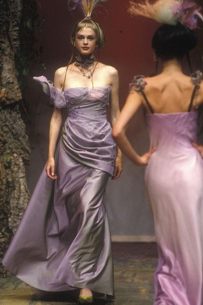 Purple Dress Aesthetic, Purple Runway, Lacroix Couture, 1998 Couture, Cl Fashion, A Night At The Opera, 90s Runway Fashion, Runway Fashion Couture, Runway Outfits