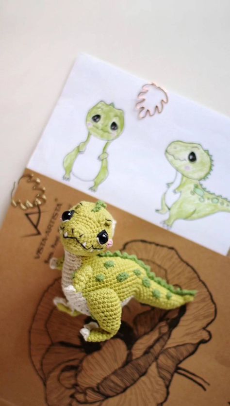 Crochet Pattern Dinosaur, Handmade Kids Toys, Toys Ideas, Crochet Dragon, Dinosaur Pattern, Handmade Kids, Diy Crochet Projects, Crochet Toys Patterns, Amigurumi Toys