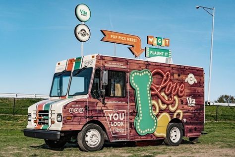 You Won’t Want To Miss This Food Truck For Dogs When It Rolls Through Your State Positive Reinforcement Dog Training, Teach Dog Tricks, Pet Vet, Kitten Care, Animal Nutrition, Dog Hacks, Healthy Pets, Dog Blog, Ice Cream Truck