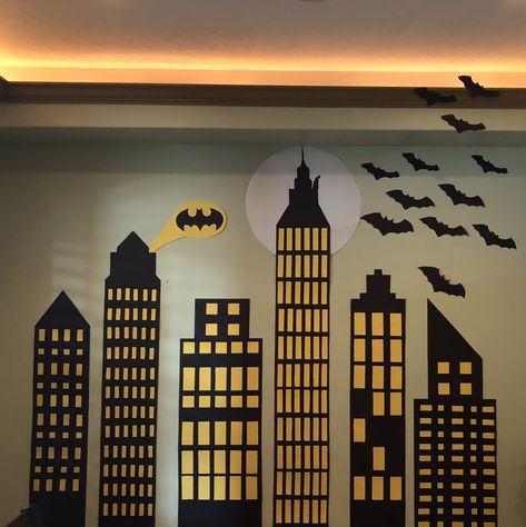 Batman Themed Birthday Party Decoration, New York Bedroom Ideas, Gotham City Skyline, Party City Decorations, Batman Party Decorations, Batman Themed Birthday Party, Superhero City, New York Bedroom, Superhero Party Decorations