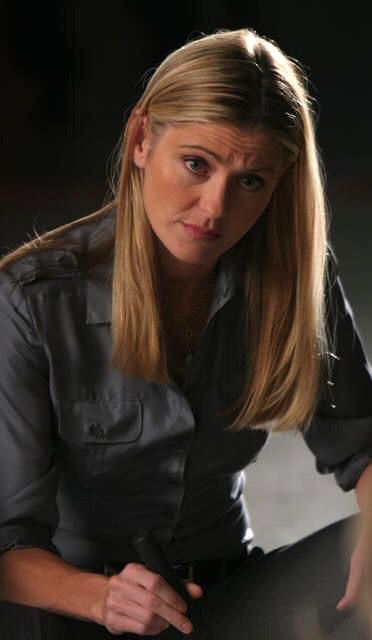 Louise Lombard as Sofia Curtis (CSI : Las Vegas) Louise Lombard, Elisabeth Harnois, Eric Szmanda, Lauren Lee Smith, Csi Las Vegas, Csi Miami, Love Film, Police Women, Woman Crush