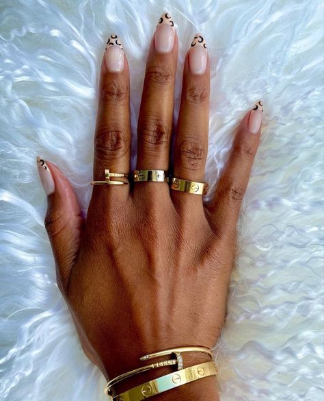 Cartier Love Collection, Bracelet Cartier, Dope Jewelry Accessories, Cartier Love Ring, Fashion Capsule Wardrobe, Accesories Jewelry, Wrist Candy, Dope Jewelry, Ring Stack