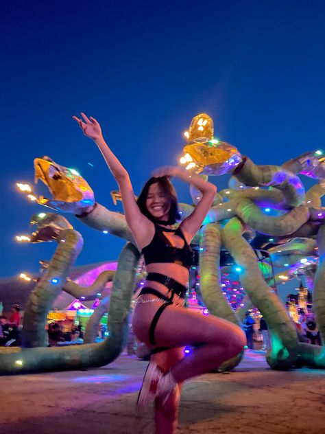 Escape Wonderland Rave Outfit Inspo Tactical Rave Asthetic Picture, Rave Poses, Rave Pictures, Fair Pics, Cruise Pictures, Rave Fits, Outfits Rave, Rave Outfit, Festival Style