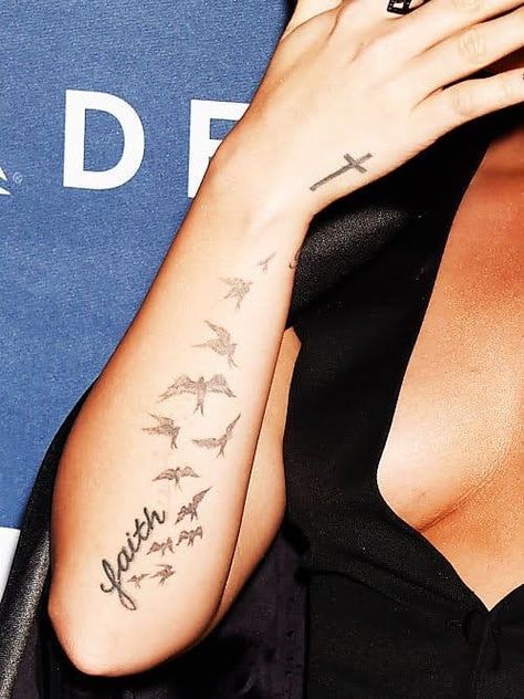 Demi Tattoo, Demi Lovato Tattoos, Tattoo Music, Small Forearm Tattoos, Tattoo Now, Memorial Tattoos, Music Tattoos, Tattoo Feminina, Kehlani