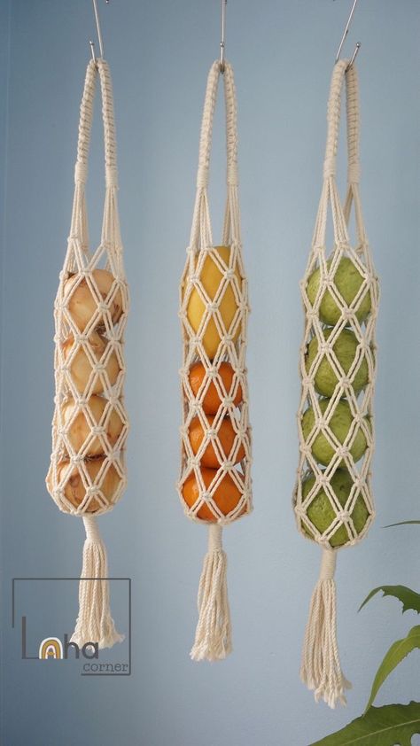 Macrame Food Storage, Macrame Garlic Holder Diy, Crochet Onion Bag, Macrame Onion Holder Diy, Macrame Vegetable Hanger, Macrame Onion Holder, Macrame Kitchen, Crochet Hammock, Simpul Makrame