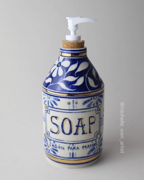 Diy Soap Dispenser, Soap Dispenser Diy, Pottery Projects, Ceramic Soap Dispenser, Pottery Videos, Wheel Thrown Pottery, Soap Pump, Ceramics Ideas Pottery, Ceramic Studio