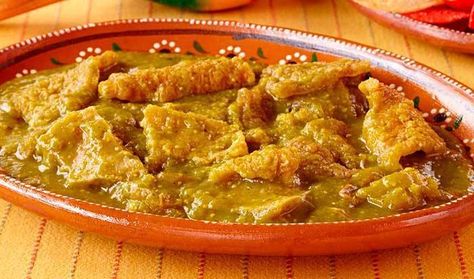 Pork Chicharrones Recipe, Chicharrones Recipe, Fried Pork Belly, Salsa Verde Recipe, Hispanic Kitchen, Fried Pork, English Food, Mexican Food Recipes Authentic, Salsa Verde