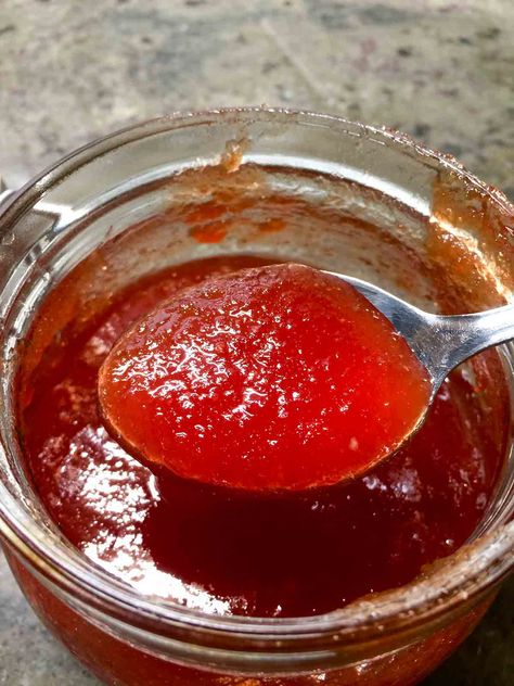 Tomato Jelly Recipe Canning, Tomato Jelly Recipe Easy, Tomato Jelly Recipe, Homemade Marmalade Recipes, Tomato Preserves Recipe, Tomato Preserves, Spicy Jam, Fruit Jelly Recipe, Tomato Jelly