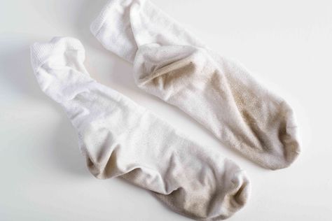 How To Make Socks, Dingy Whites, Cleaning Blinds, Washing Powder, Baking Project, Washing Up Liquid, Super White, White Socks, White Vinegar