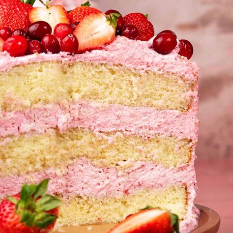 Strawberry Vanilla Cake Strawberry Almond Cake, Cranberry White Chocolate Cheesecake, Almond Mousse, Cranberry Mousse, Easy Mousse, Vanilla Almond Cake, Strawberry Mousse Filling, Mousse Recipes Easy, Strawberry Mousse Cake