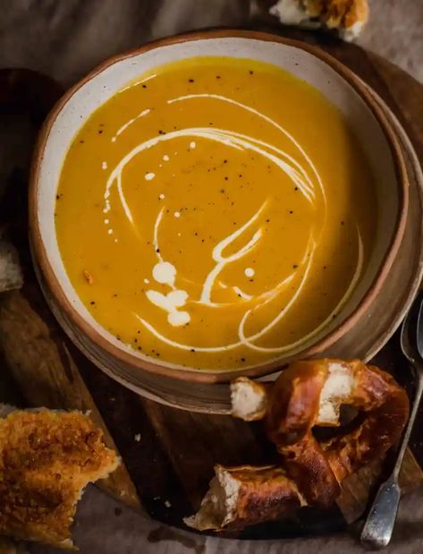 pumpkin ginger soup Pumpkin Ginger Soup, Best Pumpkin Soup Recipe, Best Pumpkin Soup, Soup Ginger, Pureed Soups, Pumkin Soup, Pumpkin And Ginger Soup, Easy Pumpkin Soup, Soup Fall