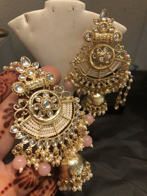 Chandbali Earrings Kundan, Long Earrings Indian, Indian Piercing, Long Jhumka Earrings, Cousin Wedding, Prom Jewellery, Kundan Chandbali, Onam Outfits, Diamond Jewlery