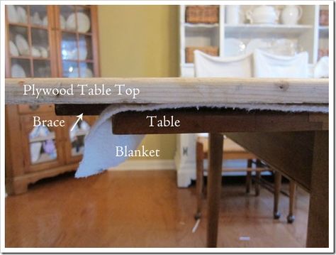 Very interesting...how to enlarge your table top for extra seating.  Great for the holidays! Diy Table Decorations, Table Decorations For Home, Diy Dining Room Table, Plywood Table, Diy Table Top, Diy Dining Room, Diy Table Decor, Dining Room Remodel, Diy Dining Table