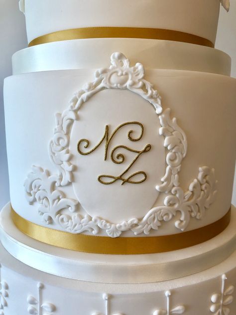 Add your monogram initials to personalise your wedding cake #weddingcakes #monogram #weddingmonogram #initials #summerwedding #vintagewedding #weddingideas Wedding Cake Monogram Initials, Wedding Cake Initials, Wedding Initials Monogram, Wedding Cake Toppers Initials, Wedding Cake With Initials, Tall Wedding Cakes, Rose Gold Wedding Cakes, Heart Wedding Cakes, Cake Lettering