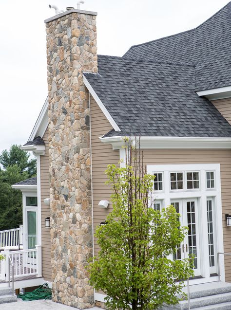 Exterior Chimney Ideas, Exterior Chimney, Chimney Ideas, Fireplace Chimney, Design Fireplace, Transitional Exterior, Exterior Fireplace, Home Styles Exterior, Stone Chimney