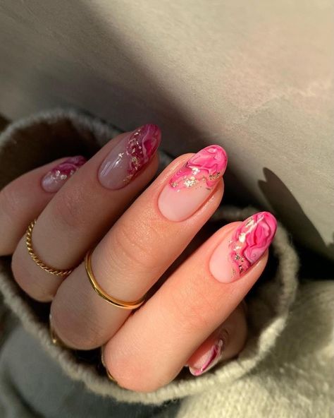 Embracing Elegance: The Chicest Mid-Length Nails for 2024 - divagaze.com Taylor Swift Nails, Acrylic Coffin Nails, Modern Nail Art, Dip Nail, Nail Techniques, Summery Nails, Trends For 2024, Acrylic Coffin, Almond Nail