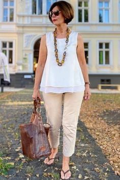 White Outfits For Women, Casual Chic Outfits, Stylish Outfits For Women Over 50, Clothes For Women Over 50, Over 60 Fashion, Linen Fashion, Older Women Fashion, 60 Fashion, Over 50 Womens Fashion