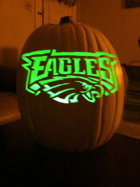 Eagles Eagles Pumpkin Carving, Eagles Pumpkin, Eagle Pumpkin, Pumpkin Carver, Philly Eagles, Pumpkin Carving Kits, Pumkin Carving, Tank Art, 90s Fashion Outfits Hip Hop Party